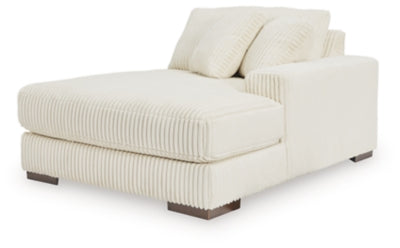 Lindyn Sectional with Chaise - Discount Furniture World (Burlington,NC)