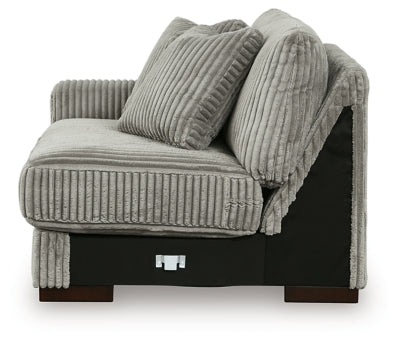 Lindyn Sectional with Chaise - Discount Furniture World (Burlington,NC)