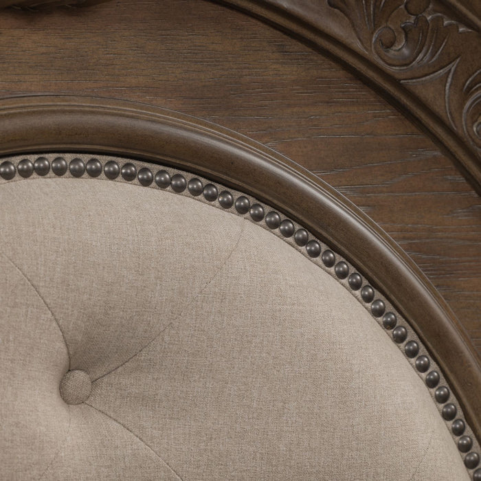 Carlisle Court Queen Poster Bed