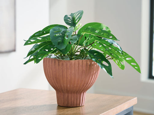 Orban Vase - Discount Furniture World (Burlington,NC)