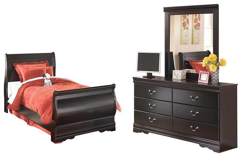 Huey Vineyard Bedroom Set - Discount Furniture World (Burlington,NC)