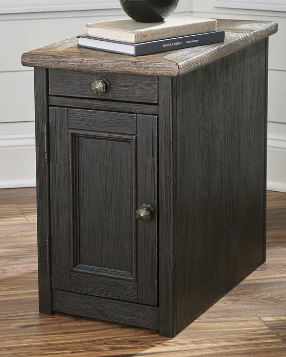 Tyler Creek End Table Set - Discount Furniture World (Burlington,NC)