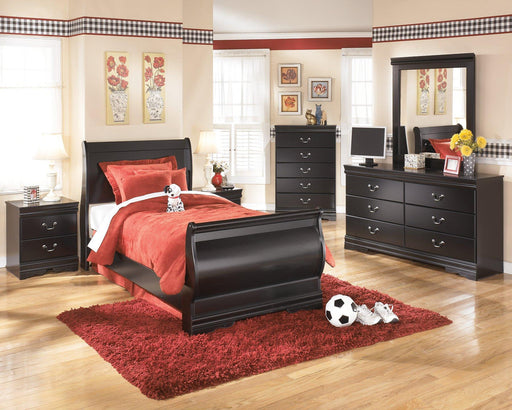 Huey Vineyard Dresser and Mirror - Discount Furniture World (Burlington,NC)