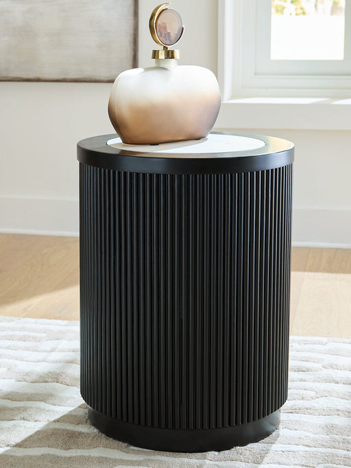 Grayman End Table - Discount Furniture World (Burlington,NC)